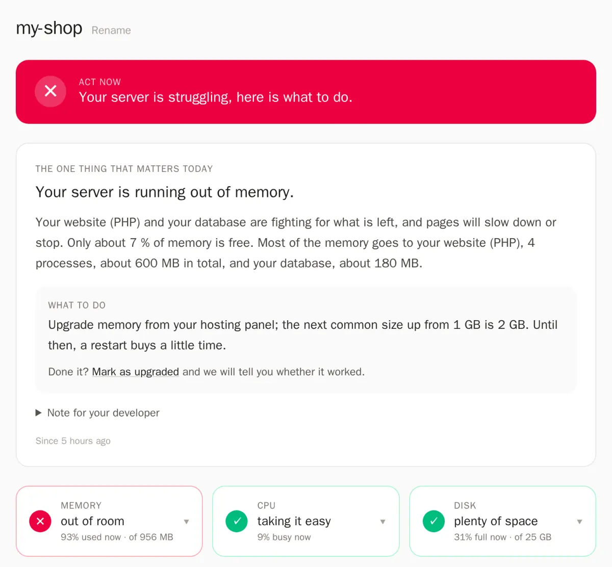 A red PimiPulse server page: your server is running out of memory, what to do, and the memory, CPU and disk tiles